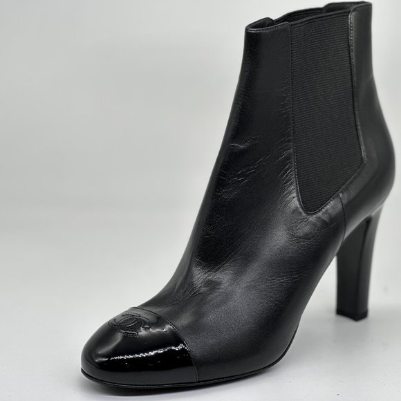 CHANEL 21B Leather Patent Cap Toe CC Ankle Boots Booties Heels - Picture 4 of 16